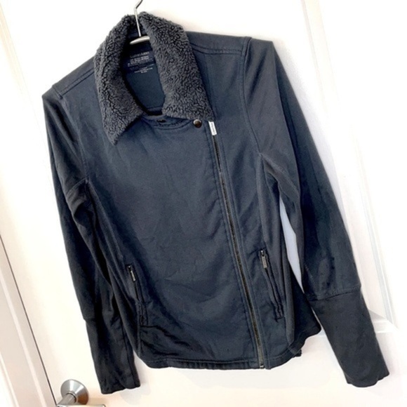 CALVIN KLEIN | Women’s Dark Gray Full Zip Fuzzy Collared Lightweight Jacket, Med - Picture 2 of 9